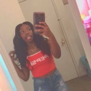 Meet your Posher, Paris